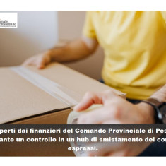 Bomba carta e 80 petardi sequestrati, spediti in un pacco con mittente e destinatario falsi
