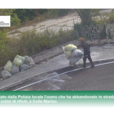Pescara. Scarica con la carriola dieci sacchi di rifiuti a Colle Marino
