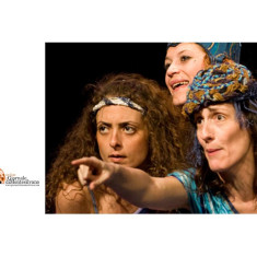 Cultura come strumento di cura, parallelo alle terapie tradizionali.