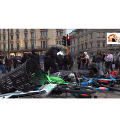 Guerriglia a Milano, Atteso decreto contro violenze. 32 arrestati: 23 sono minori. Per 174 fermo di prevenzione