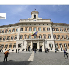 Il vuoto della politica di fronte ai nuvoloni dell'economia