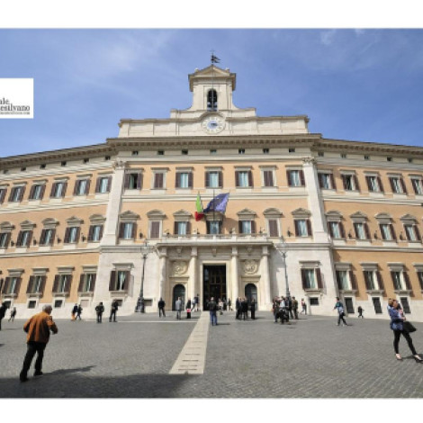 Il vuoto della politica di fronte ai nuvoloni dell'economia