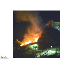 Ortona, Castello Aragonese a fuoco. Fuochi pirotecnici innescano incendio