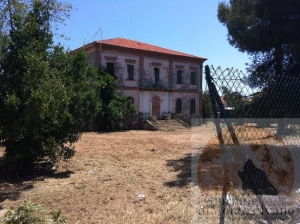 Montesilvano, parcheggi nell'area Villa Delfico