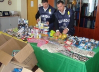 Contraffazione. GdF sequestrati 663.000 prodotti natalizi fuori legge