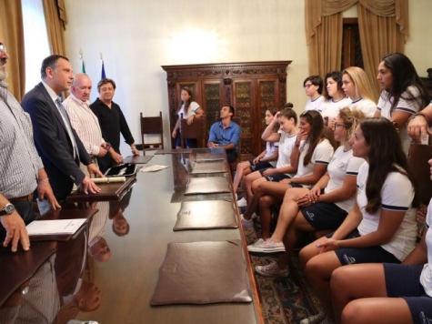 Pescara, gagliardetto alla femminile di Pallanuoto in A1