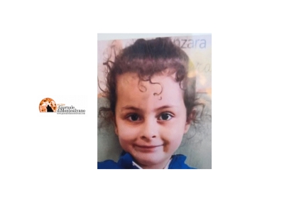 Piccola Elena uccisa con un coltello dalla mamma. Il movente: gelosia del marito.