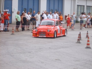 Montesilvano. Esibizioni e gincane al I Raduno d'auto d'epoca Vuesserevisioni