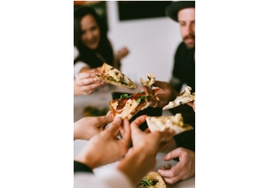 Chieti/Covid, 'allegra compagnia' ribeccata a banchettare in una casa nel centro storico