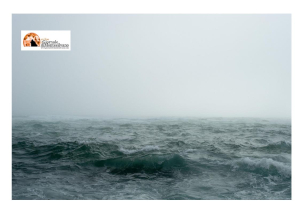 L’ombra silenziosa del Mediterraneo: il relitto fantasma che minaccia le nostre coste e il silenzio assordante delle istituzioni