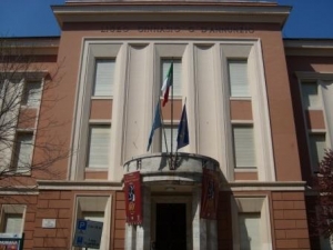 Pescara/scuola.10 aule Da Vinci nel liceo classico di via Venezia