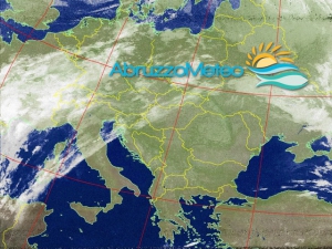 Fine settimana nuvoloso, si abbassano le temperature.