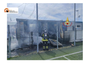 Città Sant'Angelo, a fuoco uno spogliatoio di centro ricreativo