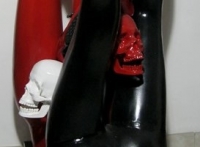  “Femminicidio - rosso, bianco, nero”, in mostra ad Ardea