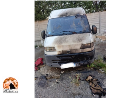 Pescara/Rancitelli. Veicolo brucia tra le fiamme. Pettinari contro criminalità invoca telecamere e polizia