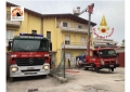 Pescara, incendio di un tetto in legno