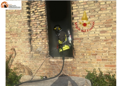 Pescara, incendio in via Salara