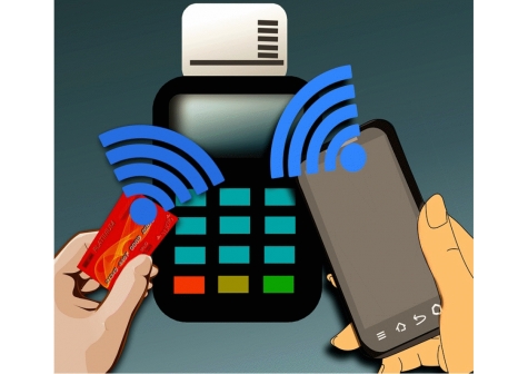 Carte e app: sempre più italiani pagano in formato digitale