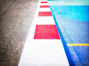 Gran Premio del Bahrain, dalla metropoli al deserto.