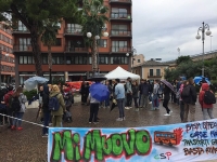 questa mattina la manifestazione sotto la pioggia