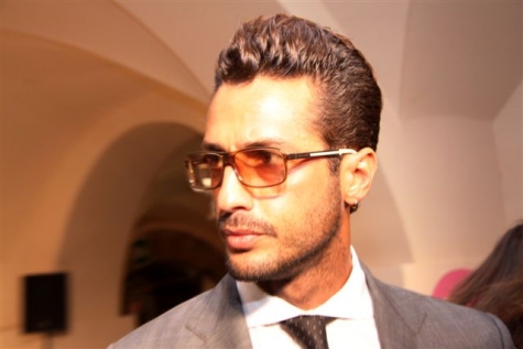 Fabrizio Corona, Tribunale di Milano ha disposto il sequestro di un milione e 700mila, trovati in controsoffitto