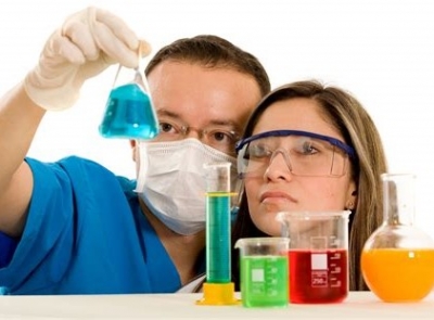Sicurezza sul lavoro. Gestire le sostanze chimiche pericolose nel sanitario