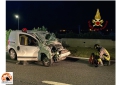 Alanno incidente autostradale, salvato uomo dalle lamiere.