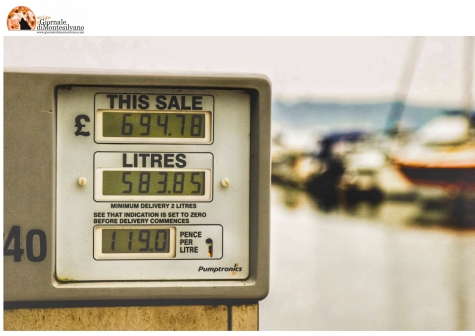Benzina, prezzo sale, il massimo da settembre 2013