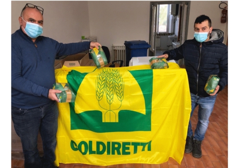 Bolognano, aiuti concreti: consegna pasta e buoni pasto alle famiglie.