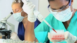 Francia. Test di un nuovo farmaco, 6 ricoverati.