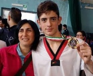 TAEKWONDO, CARLO VERI CONQUISTA L’ORO ANCHE AL TORNEO D’ABRUZZO