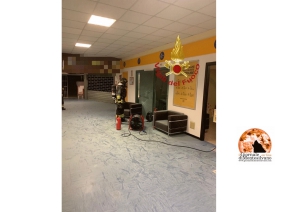 Villanova, scoppia incendio in un bagno per disabili