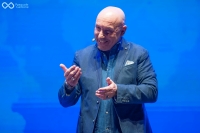 Maurizio Battista “30 anni e non li dimostra”, a Pescara.