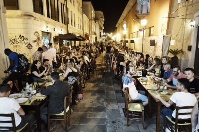 Pescara.Tavolata unica nel centro storico