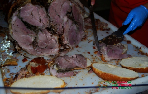 Nuovo trend: successo di libri, porchetta e convegni