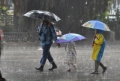 Abruzzo sotto la pioggia, diramato bollettino meteo: mareggiate e burrasca