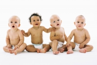 Italia tasso natalità più basso dell'Ue. Nel 2015 nati 486 mila bambini, mai così pochi dall'Unità d'Italia
