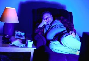 Chi guarda Sky senza abbonamento rischia carcere e multa.