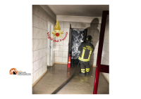Pescara, fiamme in via Caduti per Servizio 49
