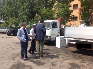 questa mattina immondizia e elettrodomestici abbandonati