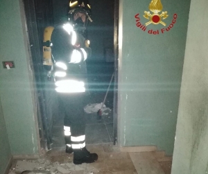 vigile del fuoco interviene 