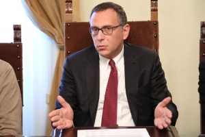 Pescara/sversamenti nel fiume. Alessandrini “dividere acque bianche dai reflui”