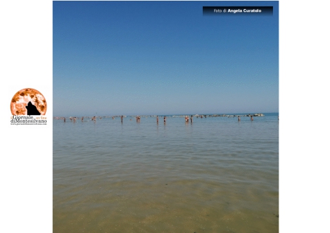 Montesilvano, tenta incendio e fugge su pedalò.