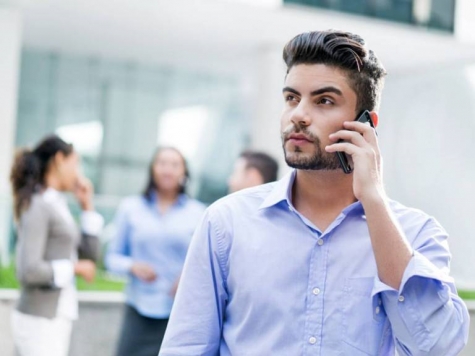 Telefonia mobile: addio roaming a pagamento.