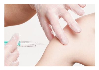Pescara, manifestazione contro vaccinazione minorenni.