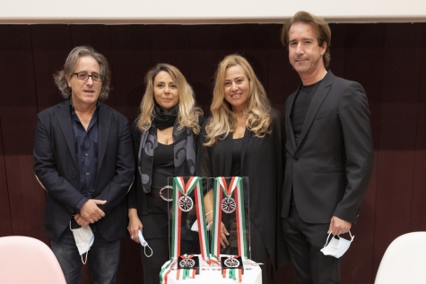 “Il mondo gira ancora”, Lanciano omaggia il Giro d’Italia con l’arte orafa