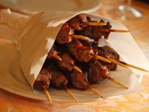 arrosticini, meglio conosciuti come Rustell