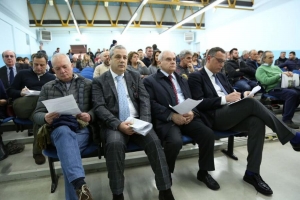 Pescara, tutti contro l'inquinamento. Il sindaco Alessandrini “no capolinea inquinamento altri”