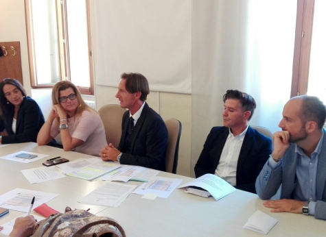 Giulianova. Giunta si taglia stipendi e li destina a famiglie