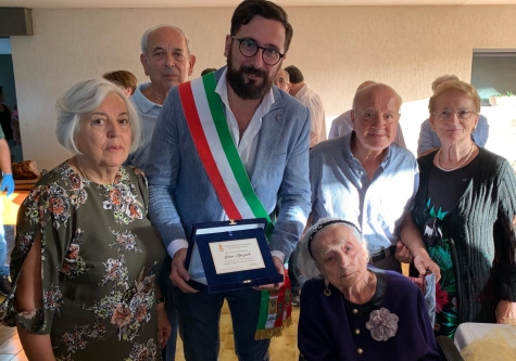 Città Sant'Angelo, gli auguri del sindaco per i 100 anni di Gina